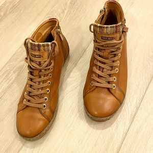 Pikolinos lace leather booties - size 8.5/39